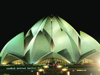 Iconic Lotus Temple turning yellow due to pollution