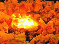 Resisting ban on plastic, Haridwar shopkeeper tries to burn self, raid team