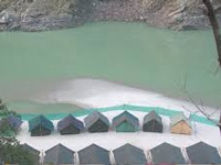 Beach camps near Ganga on New Year’s eve defy NGT ban