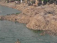 Polluted Sabarmati drowns rescuers in boils, rashes