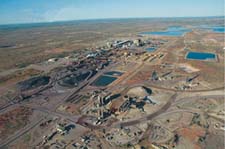 Australia`s Labor Party scraps ban on new uranium mines