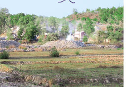 Illegal quarries in Goa rapped  