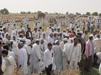 Farmers up in arms against land acquisition for new airport project