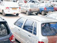 L-G for 200% hike in parking charges