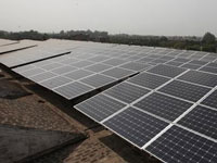 Cash crunch hits solar power bids