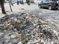 Authorities pass the buck as garbage weighs Gurgaon down
